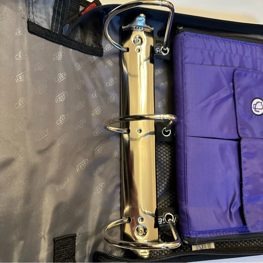 NWOT Case it King Size Mighty Zip Tab Black Binder w/ Purple Accessories Insert
